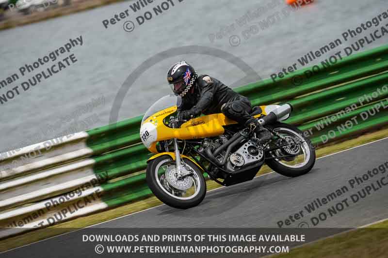 Vintage motorcycle club;eventdigitalimages;mallory park;mallory park trackday photographs;no limits trackdays;peter wileman photography;trackday digital images;trackday photos;vmcc festival 1000 bikes photographs